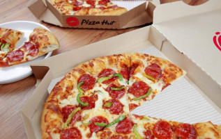 Pizza Hut food