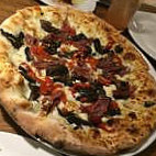 Armando's Pizzeria food