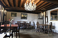 The Old Kings Head inside