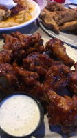 Pluckers Wing Bar food