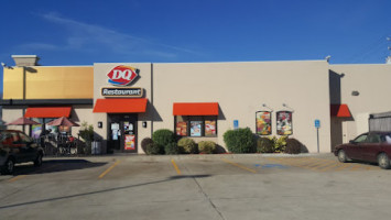 Dairy Queen outside