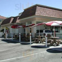 In-n-out Burger inside