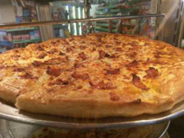 Clawson's Deli Pizza food