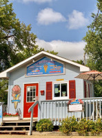 Dockside Ice Cream outside