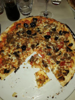 Vesuvio Pizzeria food