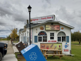 Jt's Highway Diner outside