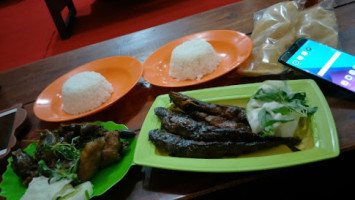 Mie Ramen Nasi Goreng Cak Budi food