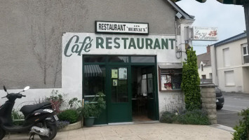 Café Les Hervaux outside