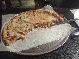 Mom Maruca's Pizza Shop food