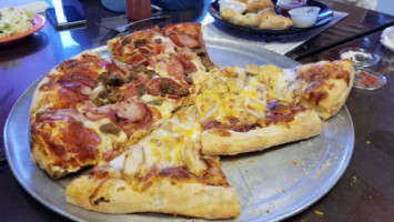 Garbonzo's Pizza food