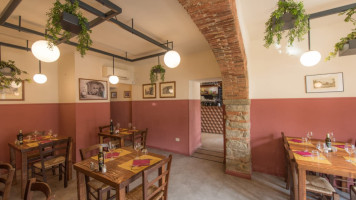 Trattoria Sotto L'arco food