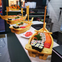 Zen Sushi Moret food