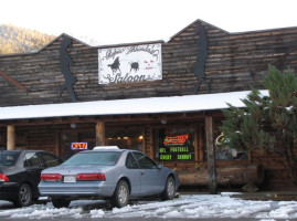 Ropin Rhonda's Saloon outside