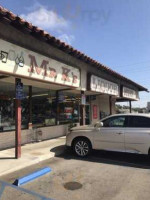 Mr K's Liquor Marts outside