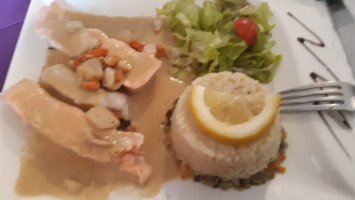 Les Plaisirs Du Lys food