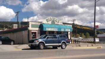 Wild Bills Hamburgers Ice Cream outside