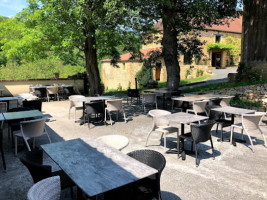 La Cour Du Moulin inside