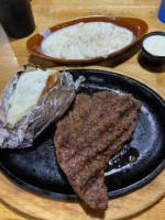 Reno's Roadhouse food