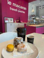 Le Macaron French Pastries food