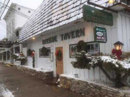 Bayside Tavern outside