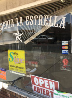 Panaderia La Estrella outside