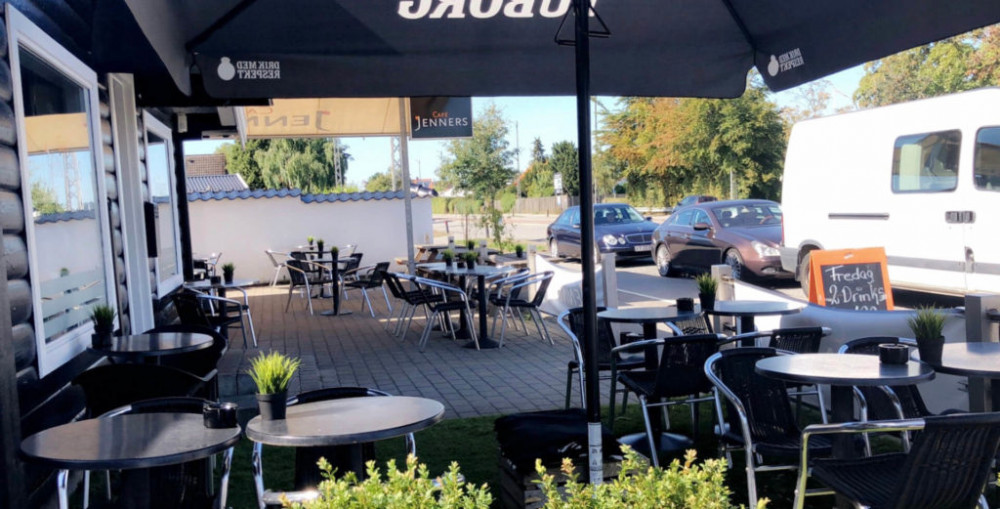 Cafe Jenners Udenfor