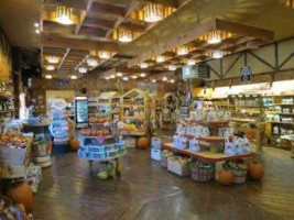 Apple Barn Country Bake Shop inside