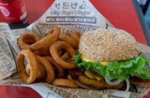 Teddy's Bigger Burgers Haleiwa food