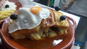 A Alma da Francesinha inside