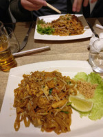 Mon Petit Thai food