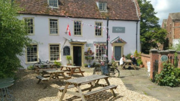 The Bridge Tea Room outside