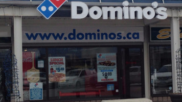 Domino's Pizza outside