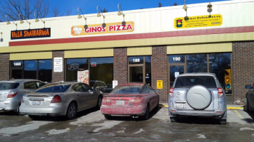 Gino's Pizza outside