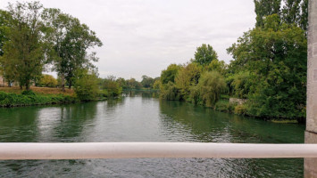 Le Moulin de la Baine outside