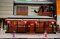 Nik Sushi outside