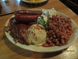 County Line B-q: Lake food