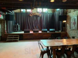 Stubb's -b-q inside