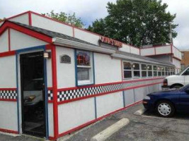 Johns Diner outside