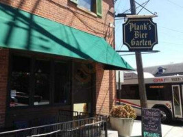 Plank's Bier Garten outside