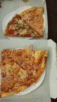 2 Bros Pizza food