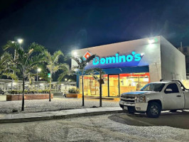 Domino's Pizza outside