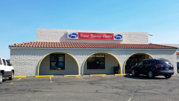 Franz Bakery Outlet outside