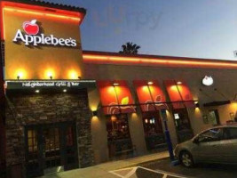 Applebee's Grill outside