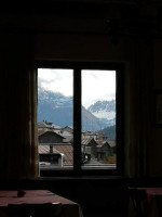 Gelateria Dolomiti Pizzeria Di De Martin Deppo Boris inside