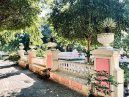 Plaza Pellerano Castro (parque Rosado) outside