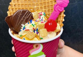 Menchie's Frozen Yogurt food