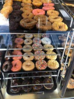 Winchell's Donut House food