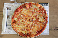 Zebra Pizzeria food