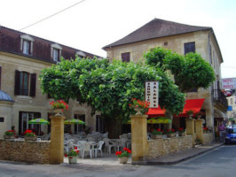 Hotel Royal Vezere outside