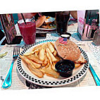 Tommy's Diner Cafe food